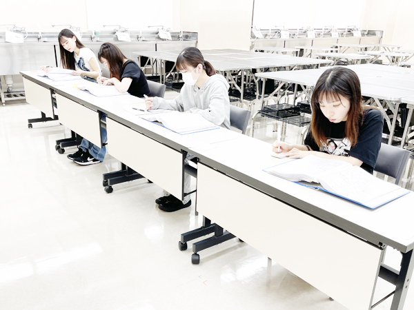 就職活動が始まりました！